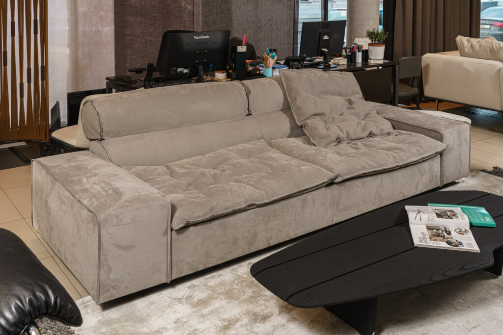 Диван прямой Miami Soft Nabuck Light Grey от Baxter