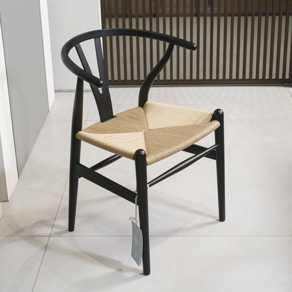 Стул CH24 Wishbone Chair soft black + natural cord от Carl Hansen