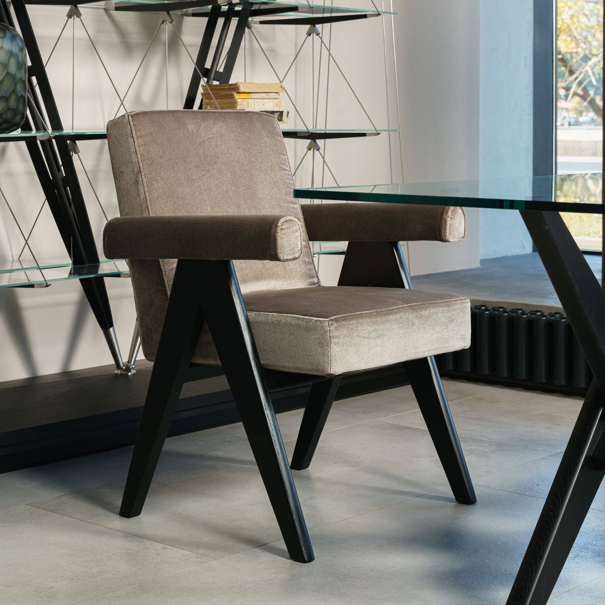 Стул Committee от Cassina