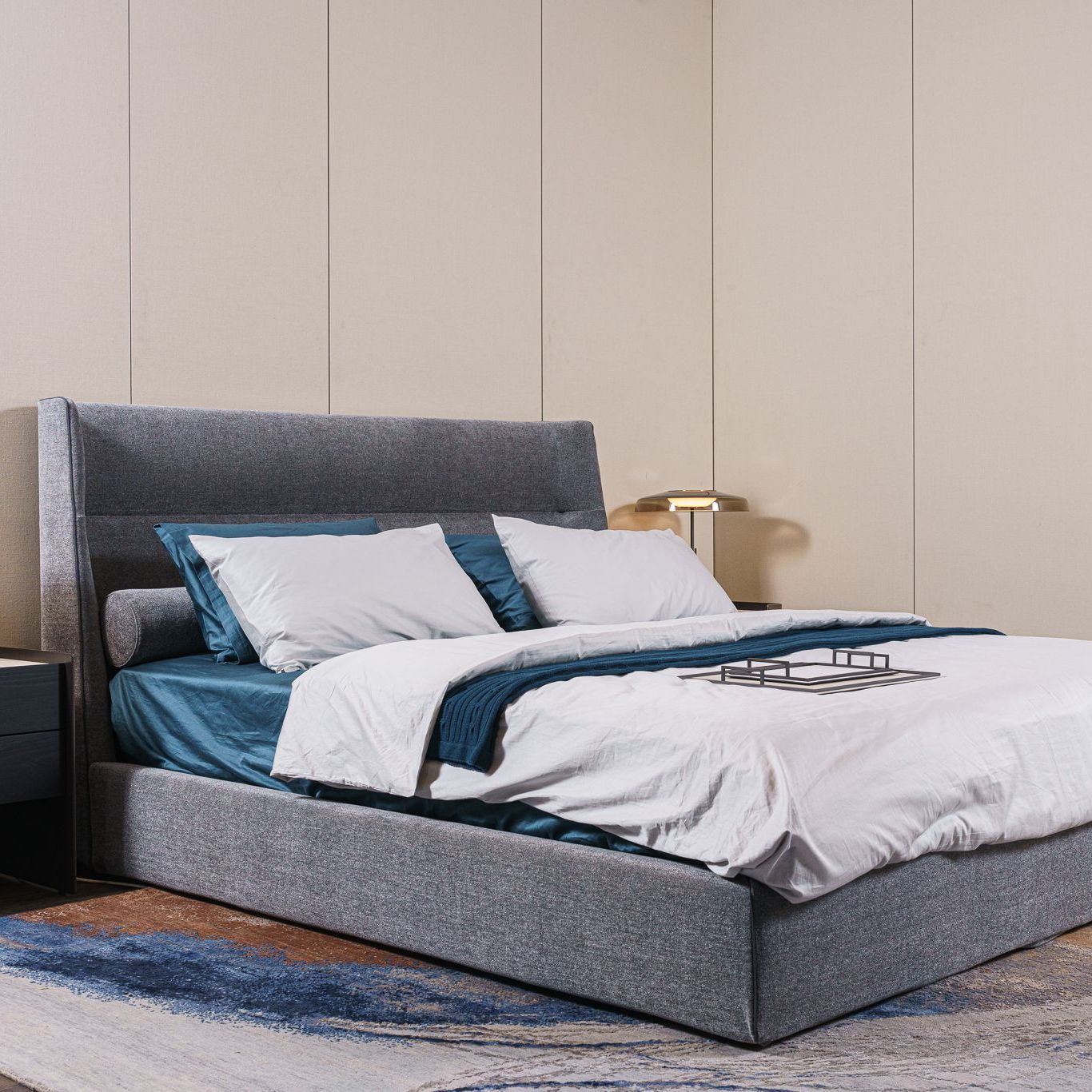 Кровать с боксом Chloe Naxos 21 Roccia от Poliform