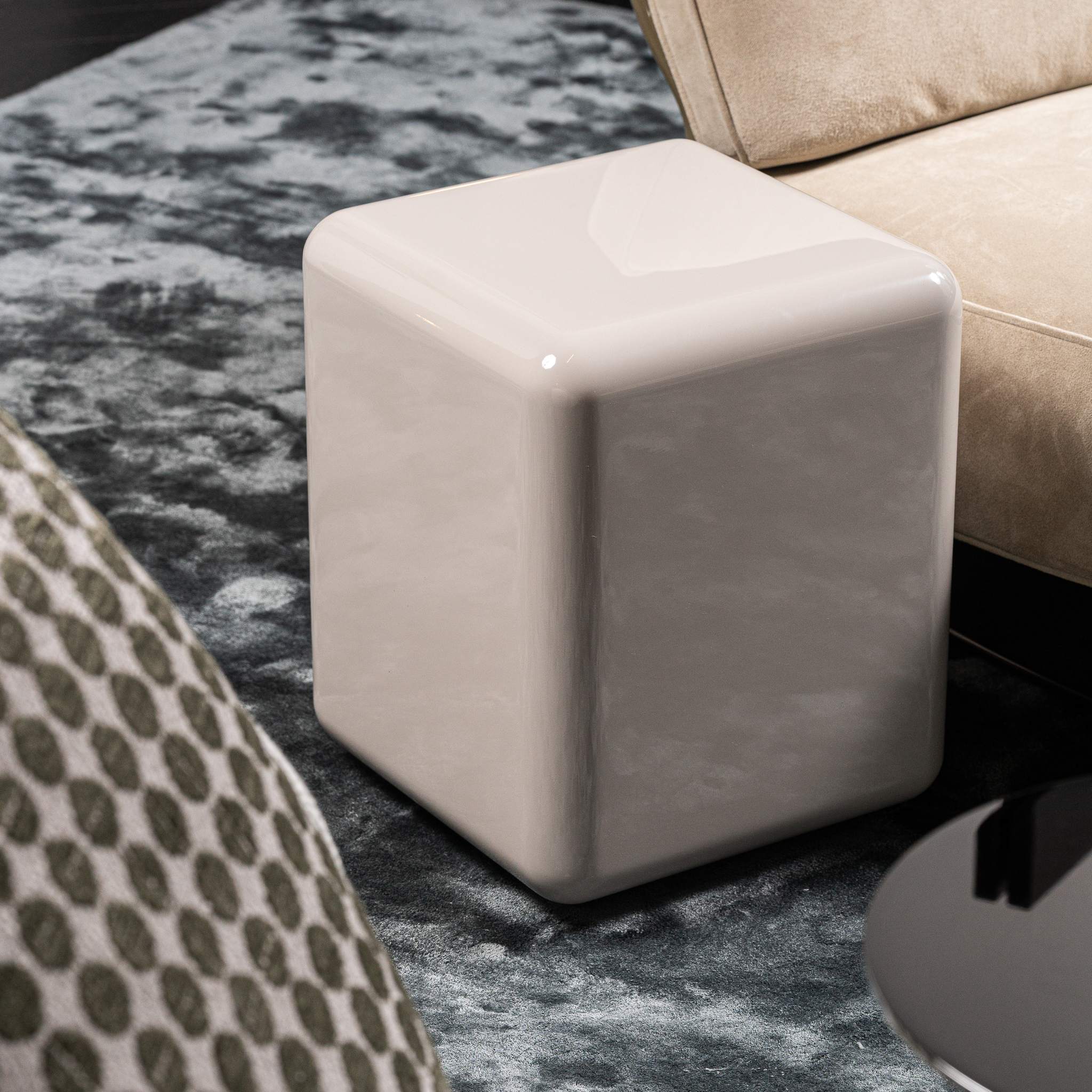 Журнальный столик Fill Sand от Minotti