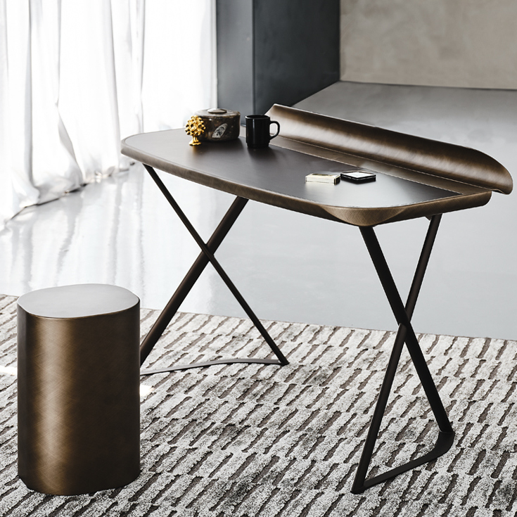 Письменный стол Cocoon Leather GFM11 Titanium/brushed grey от Cattelan Italia