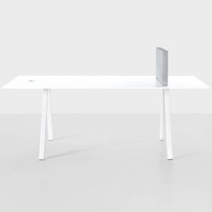 Стол Neat от Kristalia