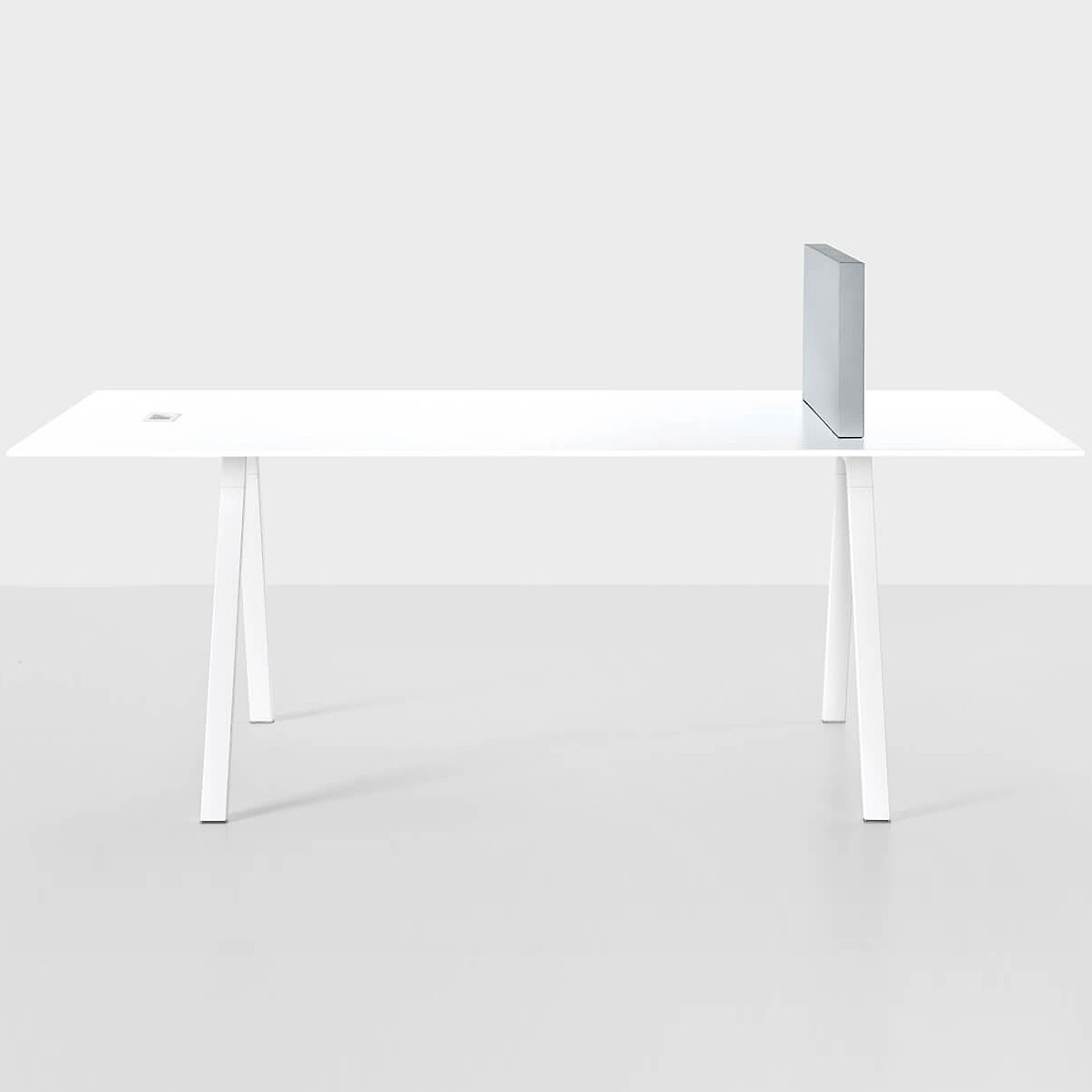 Стол Neat от Kristalia