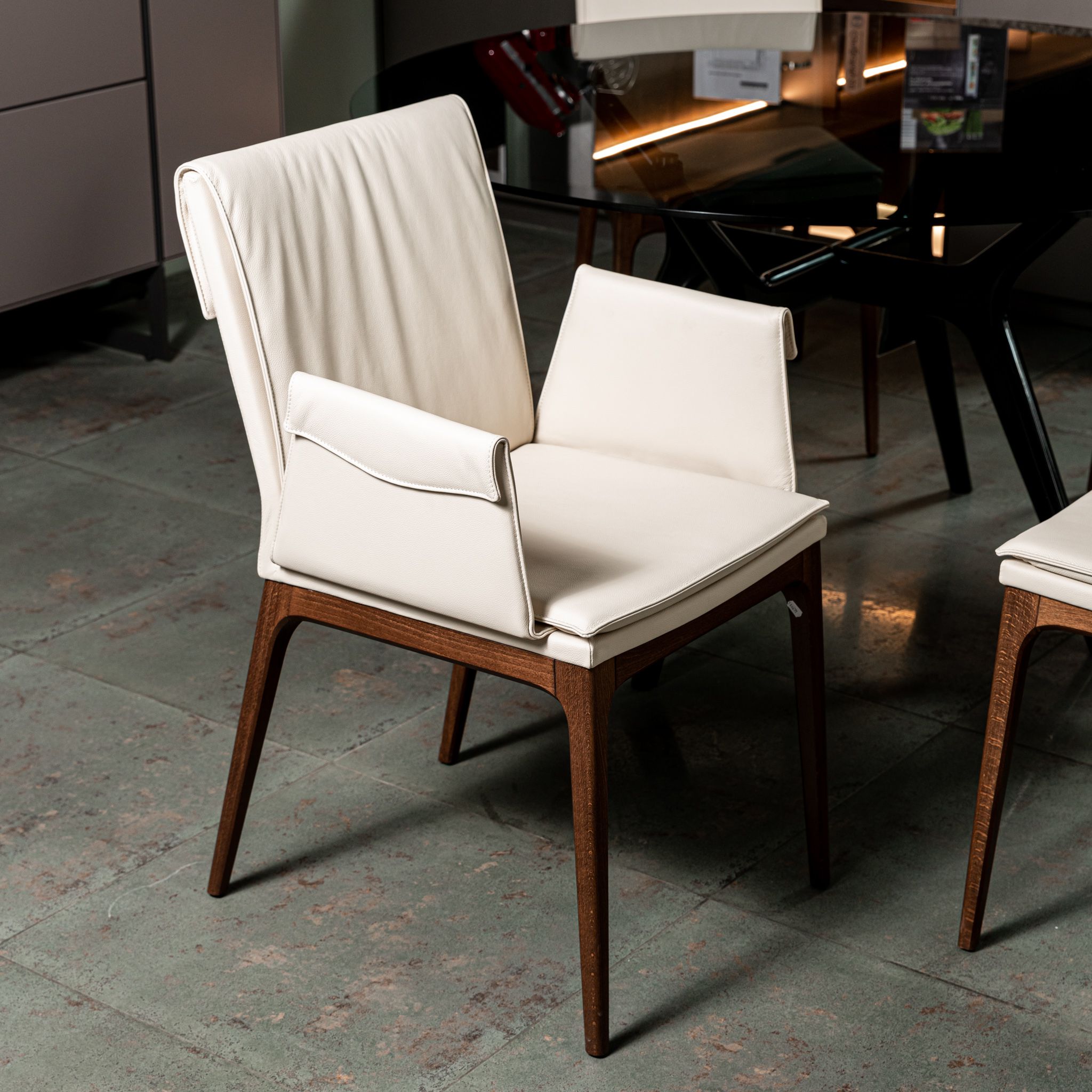 Стул Sofia B Noce Canaletto and Oyster от Cattelan Italia